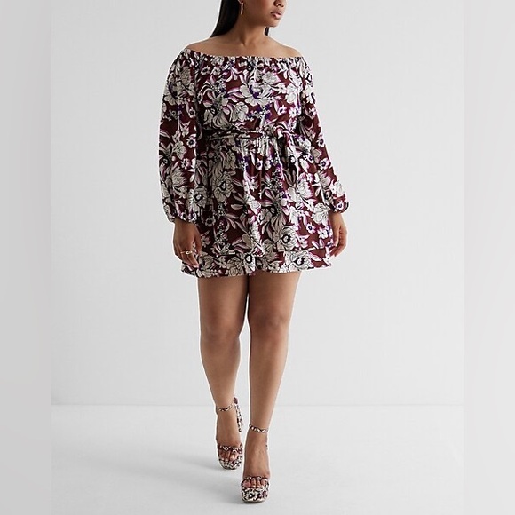 ✨ HP ✨ Floral Romper ✨ (Read Description) ✨ - Picture 4 of 6